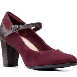Clark's burgundy wine Mary Jane crocodile heel soft cushion comfort size 8 suede